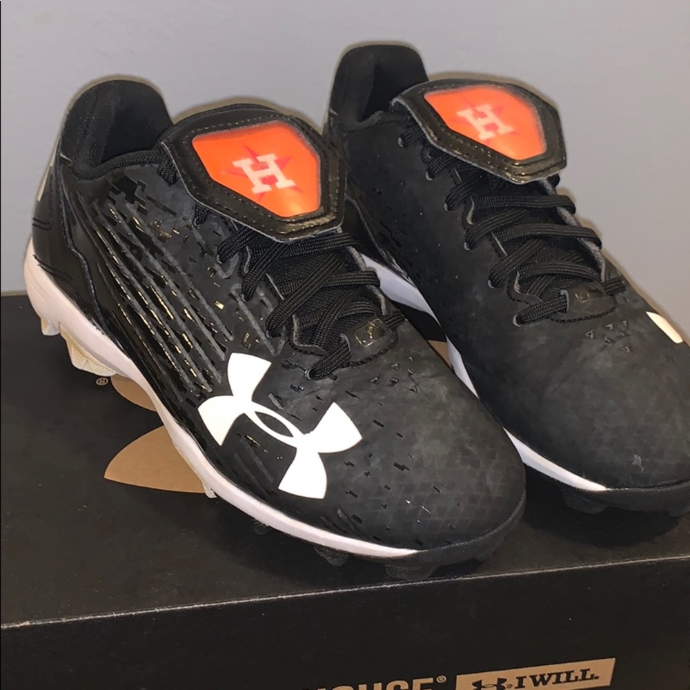 ⚾️ Under Armour Baseball Cleat | Size 3Y⚾️